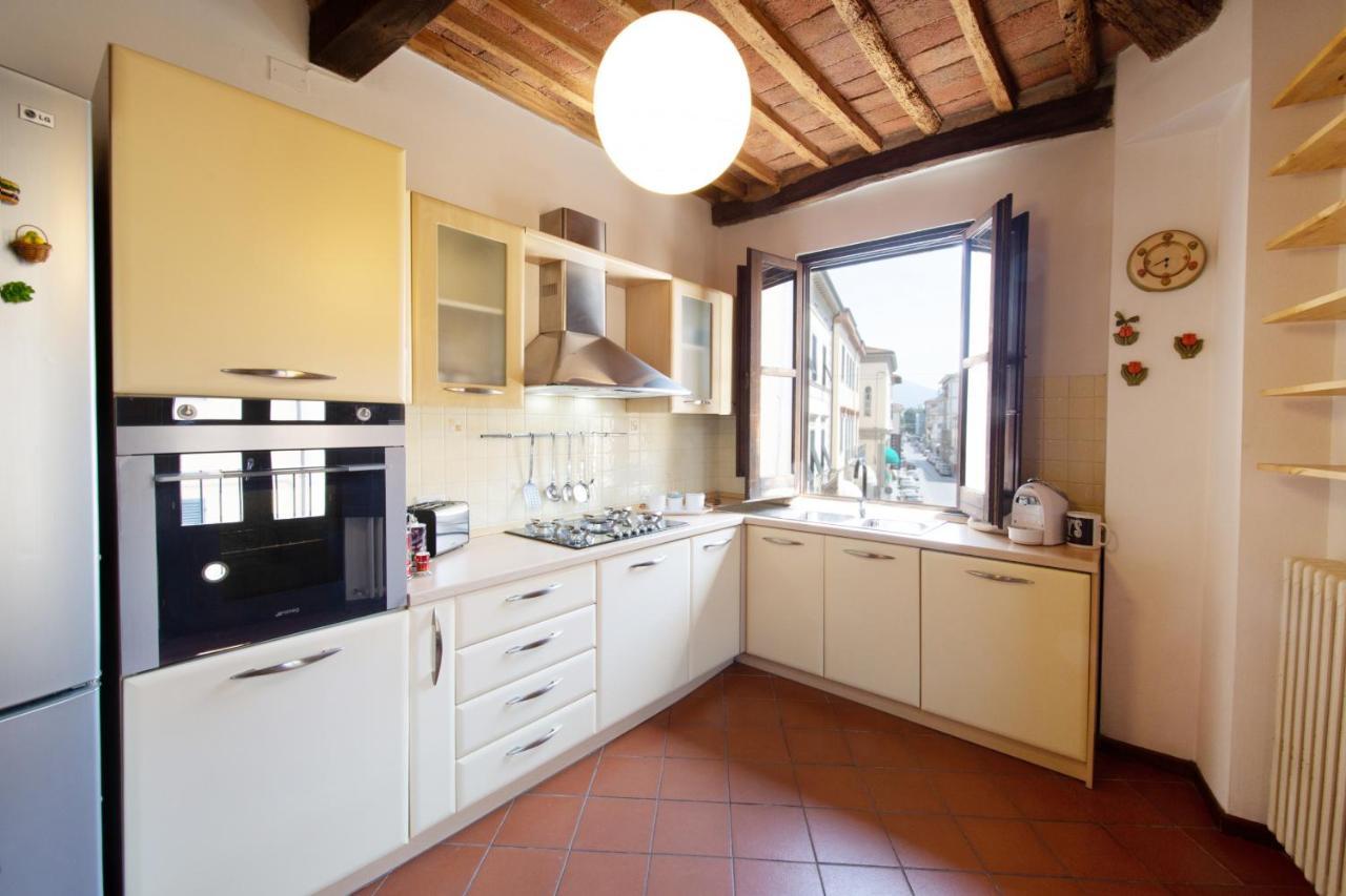 Serena Apartment, Cosy Close Center Town 루카 외부 사진
