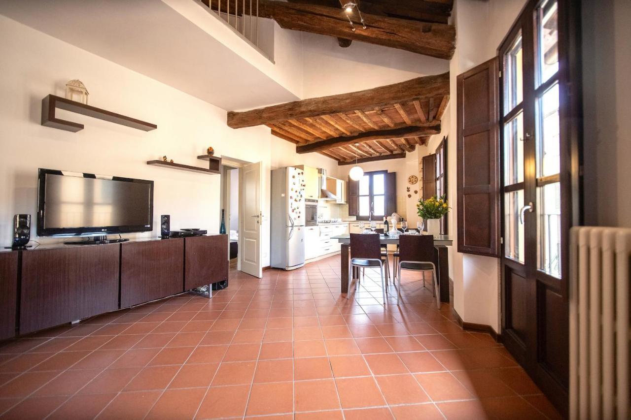 Serena Apartment, Cosy Close Center Town 루카 외부 사진